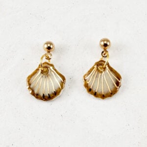 Tiny Shell light brown earrings